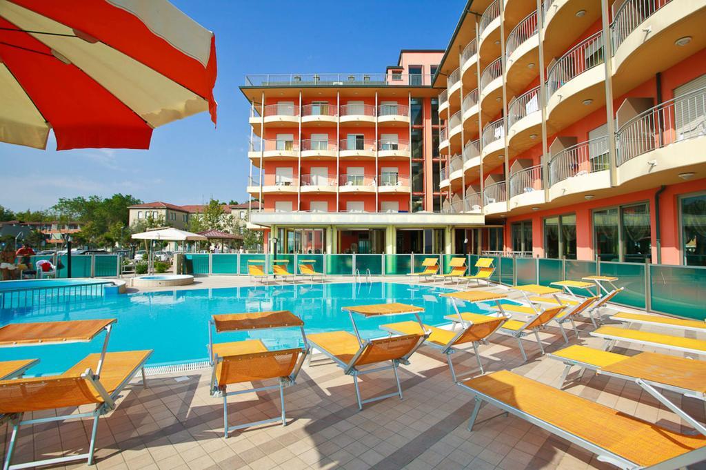 Hotel Adria Beach Club Cesenatico Exterior photo