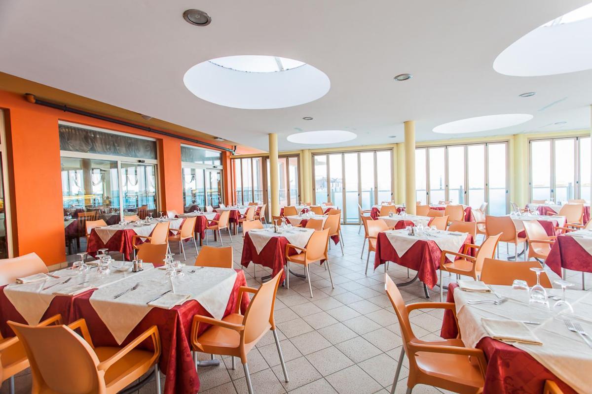 Hotel Adria Beach Club Cesenatico Exterior photo